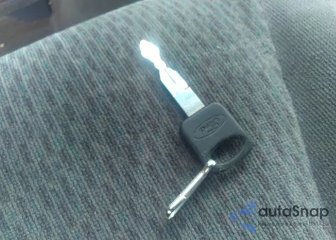 1998 Ford F-150 Standard/Xlt/Lariat/Xl from USA, damaged, VIN 1FTZX1769WKC40874